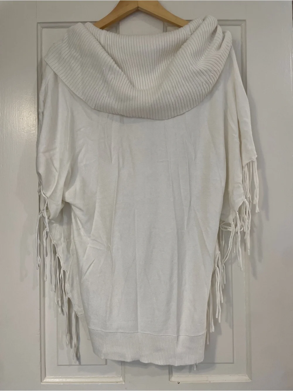 Michael Kors White Off-the-Shoulder Fringe Sweater Poncho Size L